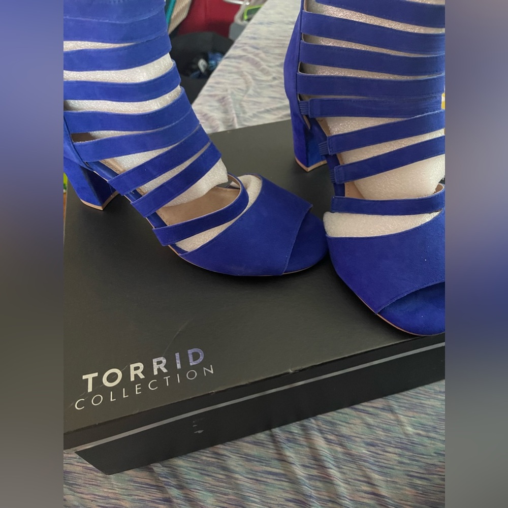 Torrid Collection 4H cobalt strappy sued heel